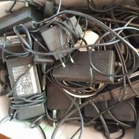 Blocchi da 15 alimentatori per pc portatili