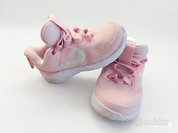 Scarpe bimba Nike, numero 23,5