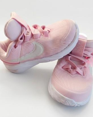 Scarpe bimba Nike, numero 23,5