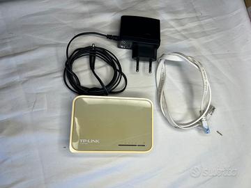 Switch Ethernet TP-Link TL-SF1005D - Alimentatore