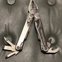 Leatherman surge
