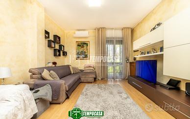 4 LOCALI SU UNICO LIVELLO CON BOX E CANTINA !!!