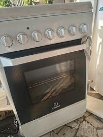 cucina a gas + forno INDESIT