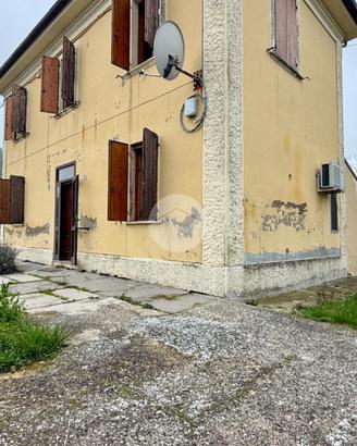 VILLA SINGOLA A MONDAINO