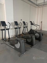 Life Fitness: 3 cross + 1 step