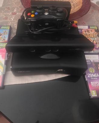  XBOX360 completa  di  4 giochi orginali