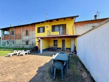 Villetta a schiera di 246 m² con più di 5 locali e