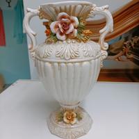 Vaso in ceramica capodimonte
