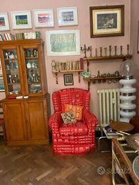 POLTRONA RIVESTITA CON TESSUTO MENDINI