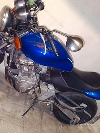 Hornet 600 blu elettrico