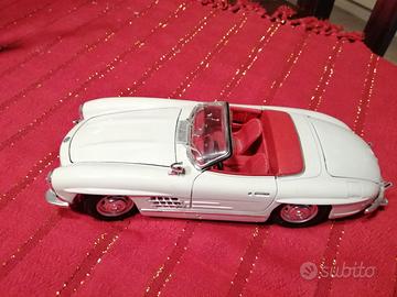 Mercedes Benz 300 SL Burago 1/18 senza scatola