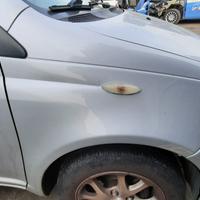 TOYOTA YARIS 2000 - PARAFANGO DESTRO