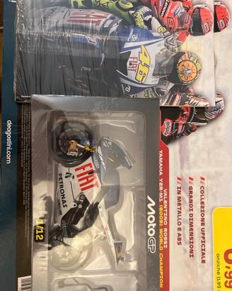 Valentino rossi  moto gp 1:12 yamaha yzr-m1 2009