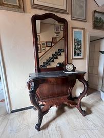 Elegante consolle con specchio e piano di marmo