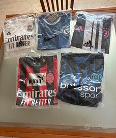 maglie e kit di calcio