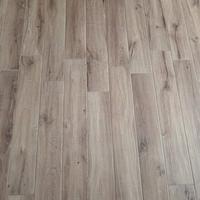 Piastrelle gres porcellanato effetto legno