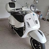 Piaggio Vespa 300 GTS - 2016