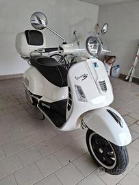 Piaggio Vespa 300 GTS - 2016