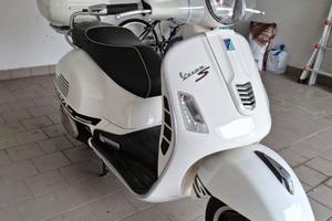 Piaggio Vespa 300 GTS - 2016