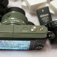 Nikon 1 S1 + obiettivo 11.-27mm VR+SB-N5 nuovo