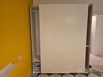 armadio due ante scorrevoli