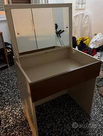 SCRIVANIA / COMODINO CON SPECCHIO