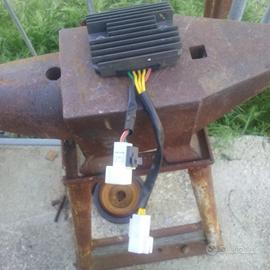 Ricambio per Piaggio Vespa, regolatore di carica