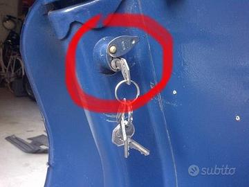 Supporto alloggio bloccasterzo vespa 50 125 gt 150