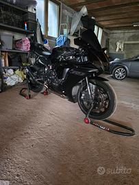 Yamaha R1 2020 black nera
