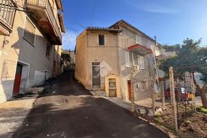 CASA SEMINDIPENDENTE A GUALDO TADINO