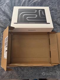 MacBook Pro 14” 2026, chip M5, 16GB Ram, 1TB HD.