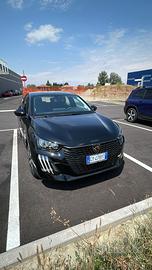 Peugeut 208