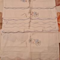Asciugamani vintage in puro cotone 100%ricamate 