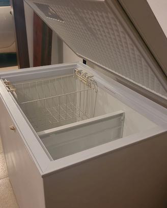 Freezer a pozzetto