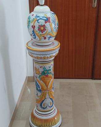 Colonna e lampada Deruta