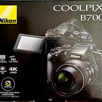 Nikon B700