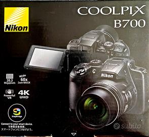 Nikon B700