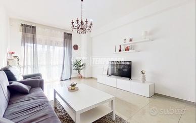 ST214 - APPARTAMENTO TRILOCALE LUMINOSO E SPAZIOSO