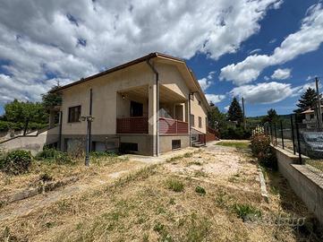 VILLA SINGOLA A SCURCOLA MARSICANA