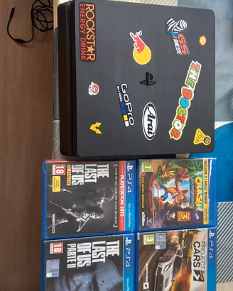 PS4 Slim 500GB 2 controller e postazione volante 