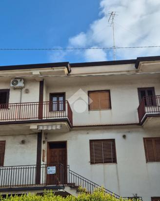 5 LOCALI A PIEDIMONTE ETNEO