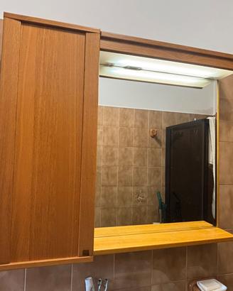 Specchiera con pensile e mobiletto di legno bagno
