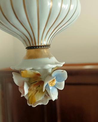 Lampadario in porcellana Capodimonte