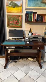 Scrivania in arte povera