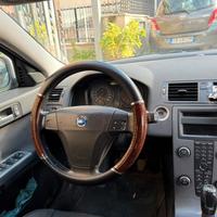 Volvo V50 Station Wagon - Spaziosa e Consumi Bassi