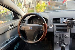 Volvo V50 Station Wagon - Spaziosa e Consumi Bassi