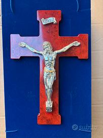 Crocifisso in legno e rivestimento in argento