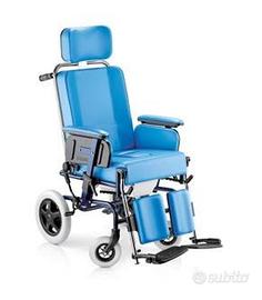 Carrozzina invalidi con WC, imbottita, antiribalt.