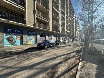 NEGOZIO A TORINO