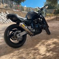 Yamaha fzs 600